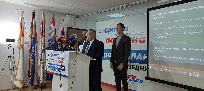 БАЊАЛУКА, 15. ДЕЦЕМБРА /СРНА/ - Вршилац дужности предсједника СДС-а Јовица Радуловић на конференцији за новинаре у Бањалуци.