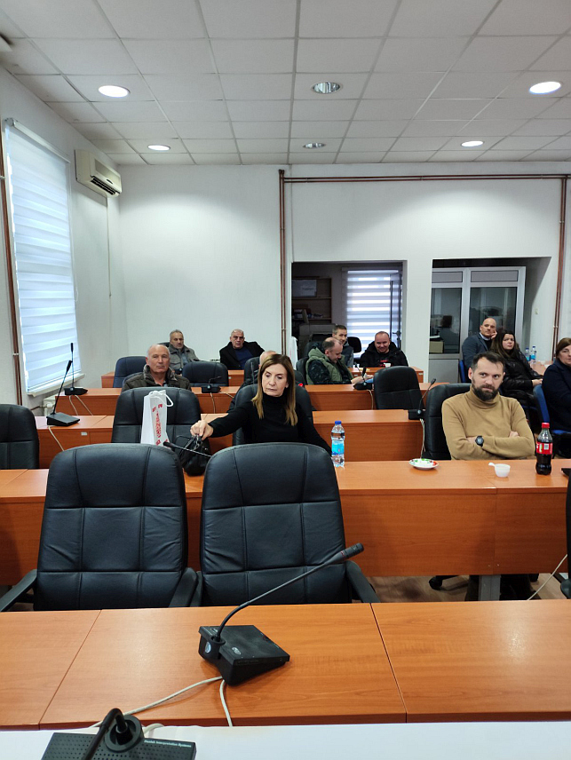 СРЕБРЕНИЦА, 15. ДЕЦЕМБРА /СРНА/ - У Сребреници је данас одржана извјештајно-свечана сједница Скупштине Општинске организације Црвеног крста којом је скромно обиљежено 30 година од формирања ове организације након ослобођења овог мјеста и његовог уласка у састав Републике Српске 1995. године.