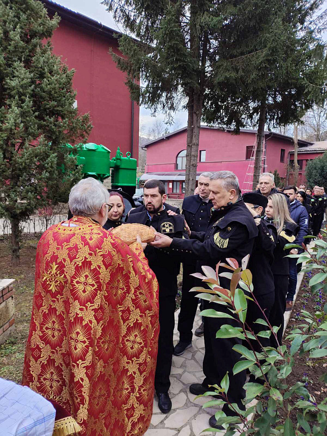 СРЕБРЕНИЦА, 17. ДЕЦЕМБРА /СРНА/ - Дан рудара и крсна слава Света Варвара данас су прослављени у сребреничком Руднику "Сасе" који послује у саставу фирме "Гросс" и запошљава 394 радника.