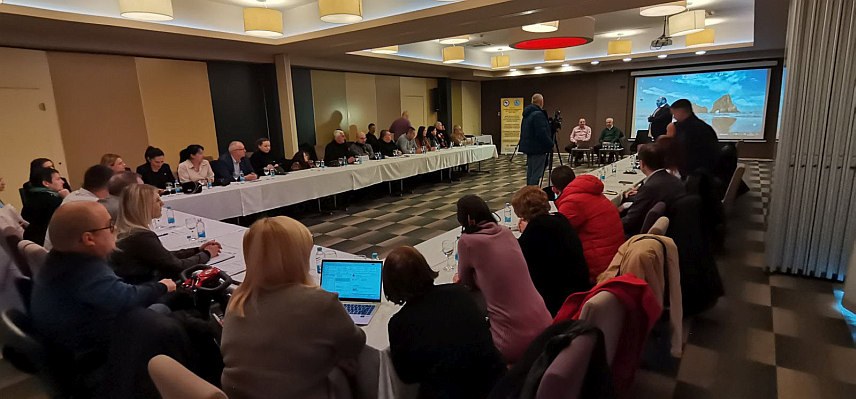 ДОБОЈ, 17. ДЕЦЕМБРА /СРНА/ - У Добоју је данас одржан округли сто под називом "Друштвено предузетништво као покретач инклузивног и одрживог развоја" у оквиру обиљежавања Међународног дана особа са инвалидитетом, с циљем јачања дијалога, међусекторске сарадње и подршке социјалном предузетништву и инклузивном запошљавању.