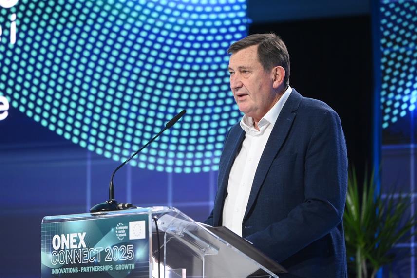 БАЊАЛУКА, 18. ДЕЦЕМБРА /СРНА/ - Министар привреде и предузетништва Републике Српске Војин Митровић је јуче у Бањалуци отворио први међународни пословно-иновацијски форум "Онекс конект 2025".