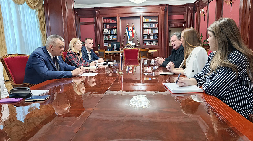 БАЊАЛУКА, 1. ДЕЦЕМБРА /СРНА/ - Предсједник Владе Републике Српске Саво Минић данас је у разговору са делегацијом "Гласа Српске" прихватио позив да буде на челу Организационог одбора за 71. "Избор десет најбољих спортиста Републике Српске".