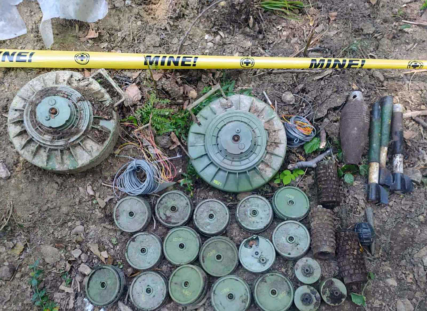 ЛОПАРЕ, 20. ДЕЦЕМБРА /СРНА/ - За завршетак деминирања на подручју Лопара у оквиру пројекта "Мајевица без мина" процјењује се да је потребно још 300.000 КМ, изјавио је Срни Горан Ждралe из Центра за уклањање мина у БиХ "МАК".