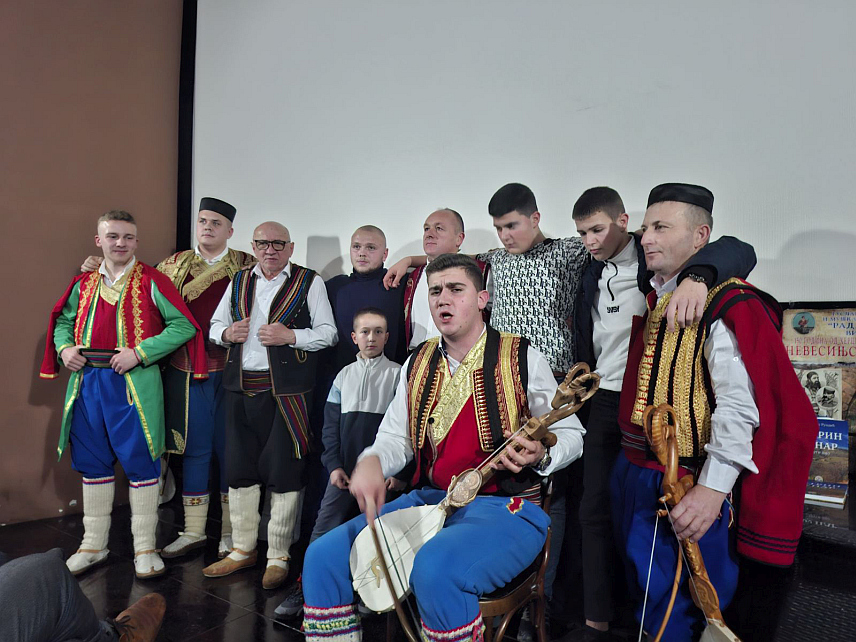 ВИШЕГРАД, 20. ДЕЦЕМБРА /СРНА/ - У Андрићграду код Вишеграда вечерас је обиљежено 150 година од Херцеговачког устанка који је, како је истакнутно, имао пресудан значај за историју српског народа и започео његово ослобађање од Османског царства.