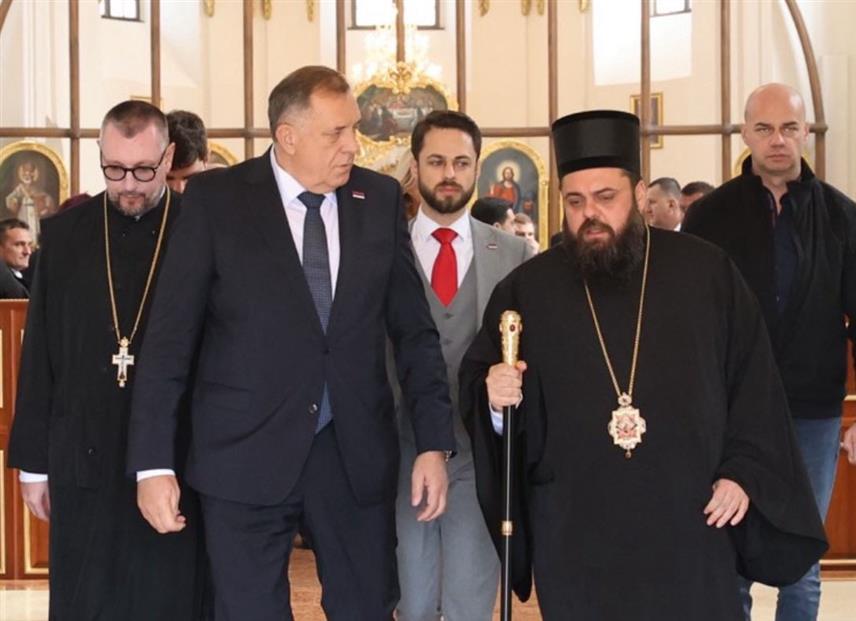 БАЊАЛУКА, 22. ДЕЦЕМБРА /СРНА/ - Предсједник СНСД-а Милорад Додик рекао је да му је била част да данас у Бањалуци угости Његово преосвештенство епископа осјечкопољског и барањског Херувима и да разговарају о положају српског народа у Епархији осјечкопољској и барањској.