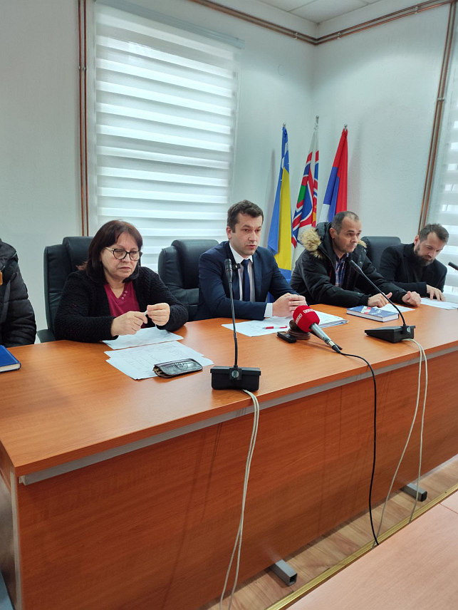 СРЕБРЕНИЦА, 22. ДЕЦЕМБРА /СРНА/ - Начелник општине Сребреница Милош Вучић на конференцији за новинаре.