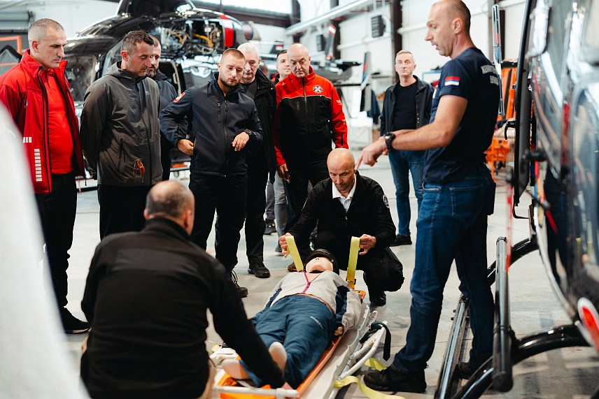 БАЊАЛУКА, 25. ДЕЦЕМБРА /СРНА/ - Управа за ваздухопловство у Центру за обуку у Залужанима организовала је радионицу и радни састанак о теми "Подршка хеликоптерским операцијама" како би сви спремно и адекватно реаговали тим ситуацијама.