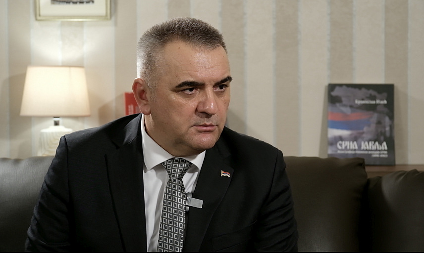 БАЊАЛУКА, 25. ДЕЦЕМБРА /СРНА/ - Предсједник Владе Републике Српске Саво Минић рекао је Срни да је одлука Централне изборне комисије /ЦИК/ БиХ о понављању избора на 136 бирачких мјеста на пријевременим изборима за предсједника наставак офанзиве на Републику Српску, али да ће те намјере бити спријечене.