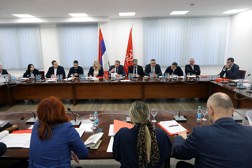 БАЊАЛУКА, 25. ДЕЦЕМБРА /СРНА/ - Сједница Извршног комитета СНСД-а којој предсједава лидер странке Милорад Додик./фото: Борислав Здриња/