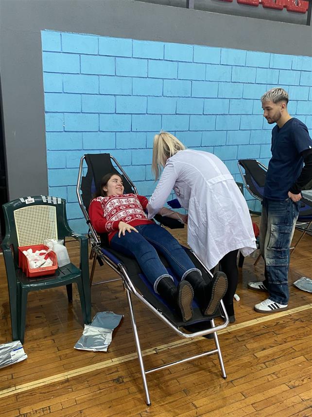 СРБАЦ, 25. ДЕЦЕМБРА /СРНА/ - У Српцу је данас у посљедњој овогодишњој акцији добровољног давања крви прикупљено 80 доза ове драгоцјене течности.