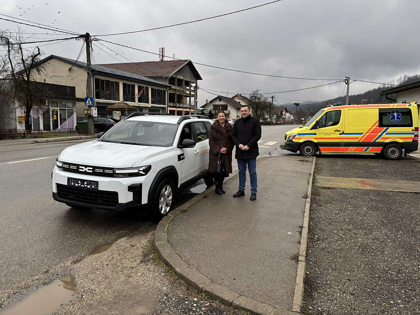 ПРИЈЕДОР, 26. ДЕЦЕМБРА /СРНА/ - Општина Оштра Лука набавила је данас ново теренско возило за Дом здравља "Свети Сава", за које је из локалног буџета издвојено око 50.000 КМ.