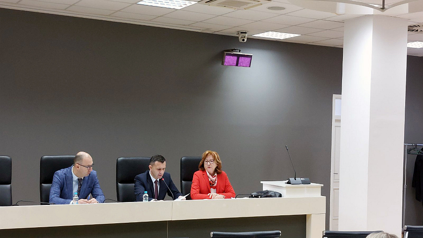 ИСТОЧНО НОВО САРАЈЕВО, 29. ДЕЦЕМБРА /СРНА/ - Скупштина општине Источно Ново Сарајево усвојила је данас одлуке о повећању цијена воде, гријања и одвоза отпада, а као разлози су наведени раст трошкова и потреба очувања функционалности система.