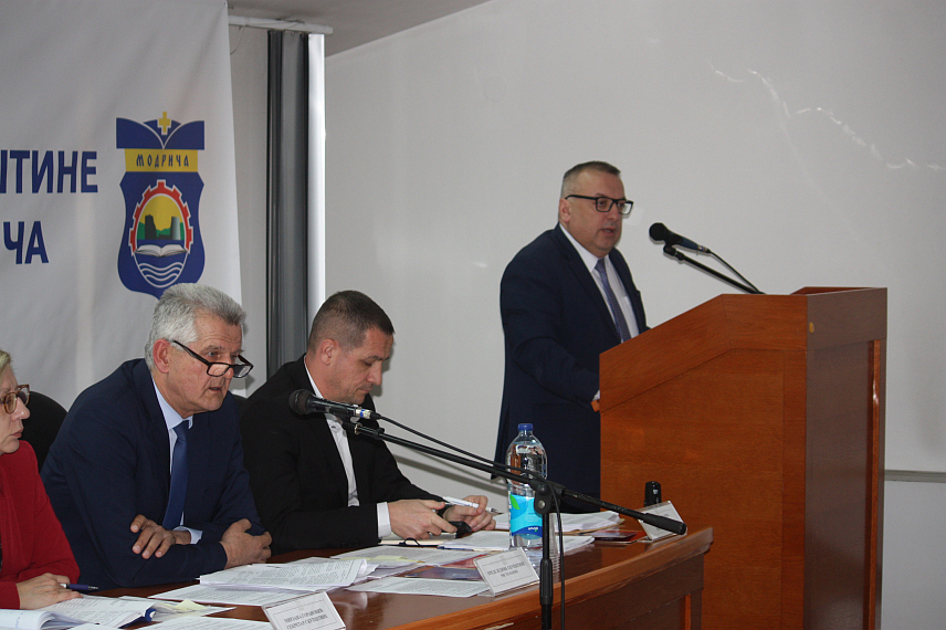 МОДРИЧА, 29. ДЕЦЕМБРА /СРНА/ - Скупштина општине Модрича усвојила је данас ребаланс буџета за ову годину од 29.342.200 КМ и буџет за 2026. годину од 29.913.800 КМ.