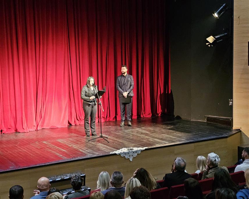 ИСТОЧНО САРАЈЕВО, 2. ДЕЦЕМБРА /СРНА/ - Тридесети Међународни фестивал малих сцена и монодраме свечано је вечерас отворен у Народном позоришту Источно Старајево.