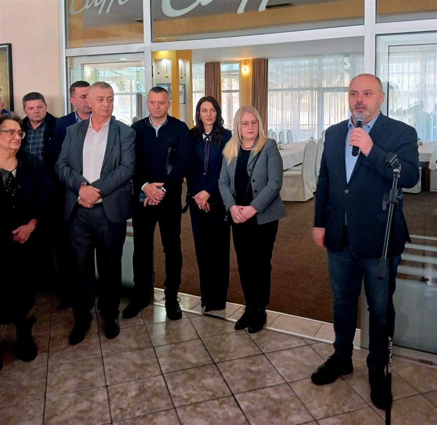 ВИШЕГРАД, 31. ДЕЦЕМБРА /СРНА/ - Начелник општине Вишеград Младен Ђуревић рекао је данас на традиционалном новогодишњем пријему да је стабилност општине резултат заједничког рада свих појединаца и институција и одговорности према будућим генерацијама.