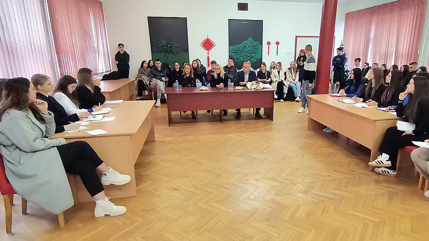 ДОБОЈ, 3. ДЕЦЕМБРА /СРНА/ - Министар породице, омладине и спорта Републике Српске Селма Чабрић најавила је да ће ресорно министарство подржати све пројекте младих против насиља над женама.