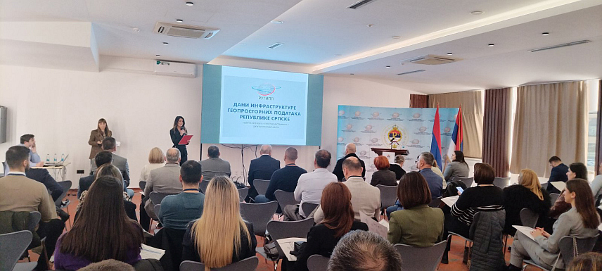 БАЊАЛУКА, 3. ДЕЦЕМБРА /СРНА/ - Конференција о инфраструктури геопросторних података у Бањалуци, организована у оквиру донаторског пројекта "Дигитално унапређење управљања земљиштем за европску будућност БиХ" /ДЕЛЕФ/ у склопу којег је Република Српска добила око два милиона евра, а циљ је да се дође до адекватног законског рјешења у овој области.