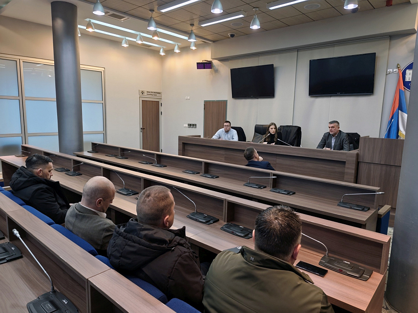 БИЈЕЉИНА, 3. ДЕЦЕМБРА /СРНА/ - На сједници Скупштине града Бијељина 15. децембра пред одборницима ће бити приједлог ребаланса овогодишњег буџета и нацрт буџета за наредну годину, најавила је предсједник локалног парламента Жељана Арсеновић.