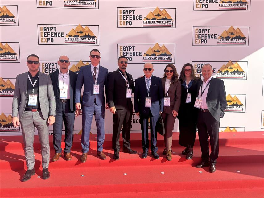 БИЈЕЉИНА, 3. ДЕЦЕМБРА /СРНА/ - Представници компаније "Tехнички ремонт Братунац" /ТРБ/ у партнерству са компанијама "Орао" из Бијељине и дугогодишњим међународним сарадником ИЦП /Intercontinental Partners/, учествује као излагач на једном од најзначајнијих међународних сајмова одбрамбене индустрије "Едекс" у Каиру.