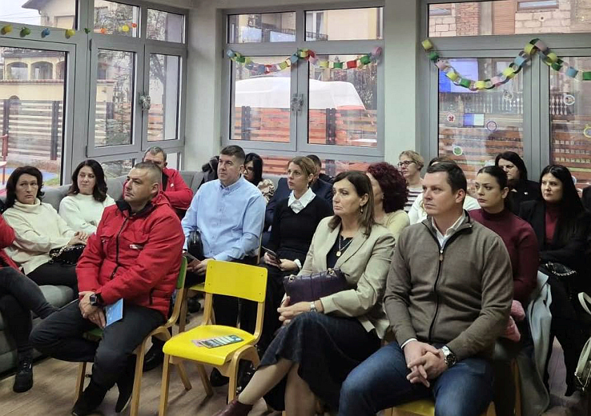 БИЈЕЉИНА, 3. ДЕЦЕМБРА /СРНА/ - У Центру за социјални рад Бијељина данас је одржан Дан отворених врата Дневног центра за дјецу са сметњама у развоју и најављене нове услуге овог центра од наредне године.