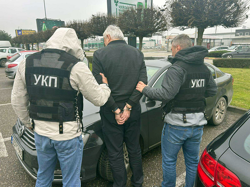 БАЊАЛУКА, 3. ДЕЦЕМБРА /СРНА/ - На подручју Бијељине ухапшен је Бањалучанин чији су иницијали М.С, у наставку оперативне акције "Kарика"с циљем сузбијања сексуалног злостављања или искориштавања дјетета.