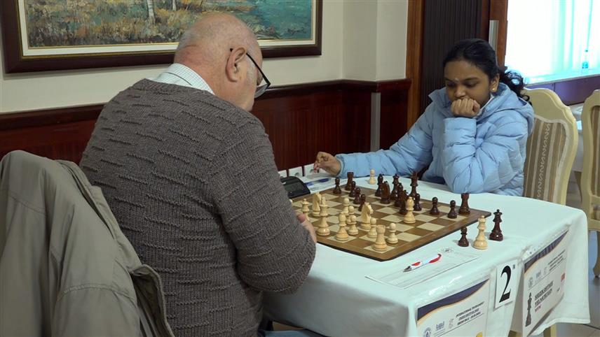 БРЧКО, 3. ДЕЦЕМБРА /СРНА/ - У Брчком је у току међународно шаховско такмичење "Брчко чес фестивал 2025", које се одржава од 30. новембра до 20. децембра у организацији Шаховског клуба "Велемајстор".