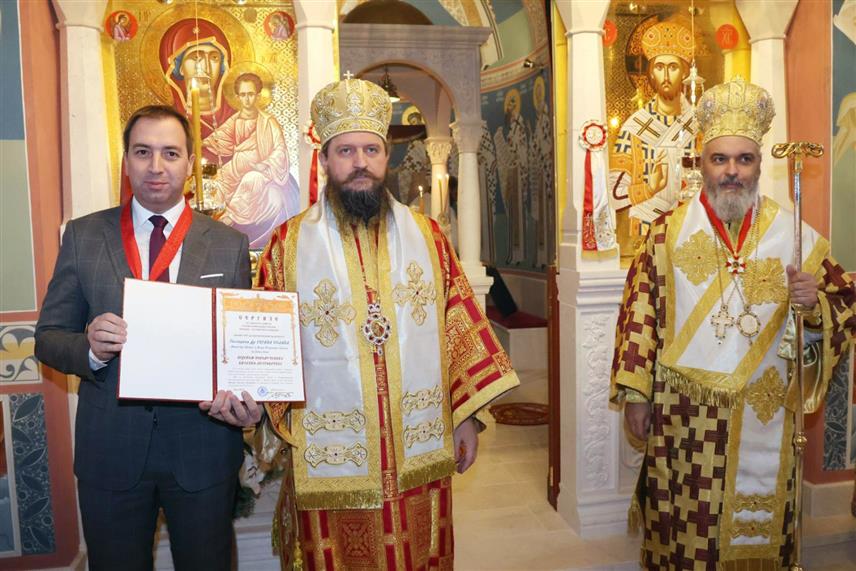 БАЊАЛУКА, 4. ДЕЦЕМБРА /СРНА/ - Министар правде Републике Српске Горан Селак одликован је Орденом новомученика бихаћко-петровачких, једним од највиших признања Епархије бихаћко-петровачке, који му је на празник Ваведења Пресвете Богородице у манастиру Рмањ уручио Његово преосвештенство епископ Сергије.
