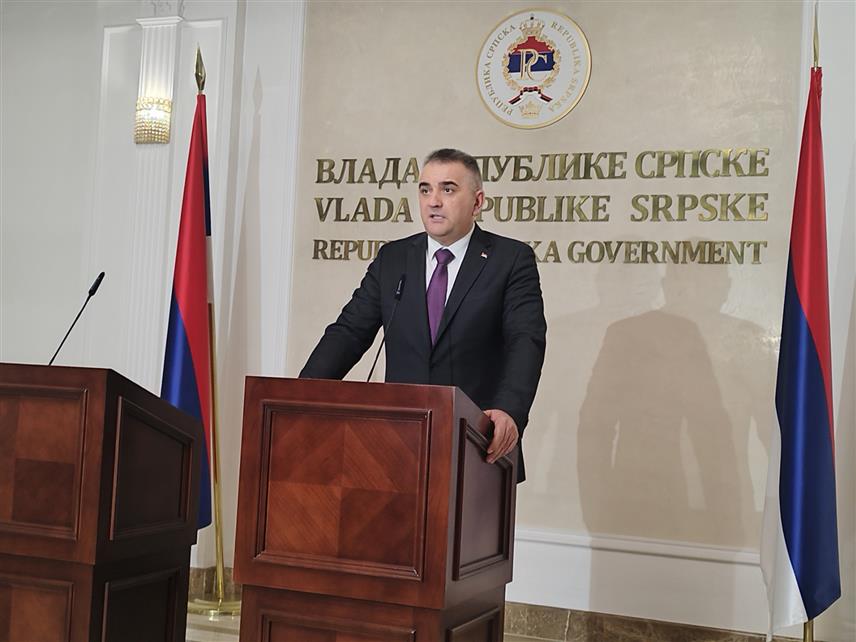 БАЊАЛУКА, 4. ДЕЦЕМБРА /СРНА/ - Предсједник Владе Републике Српске Саво Минић на конференцији за новинаре након консултација са представницима Конфедерације синдиката Републике Српске.