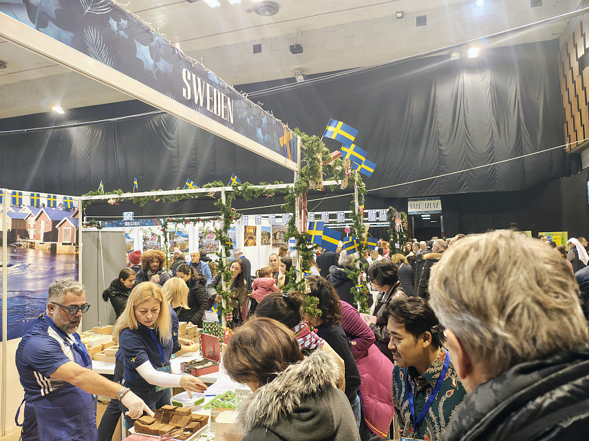 САРАЈЕВО, 6. ДЕЦЕМБРА /СРНА/ - Дипломатски зимски базар одржан данас у Сарајеву.