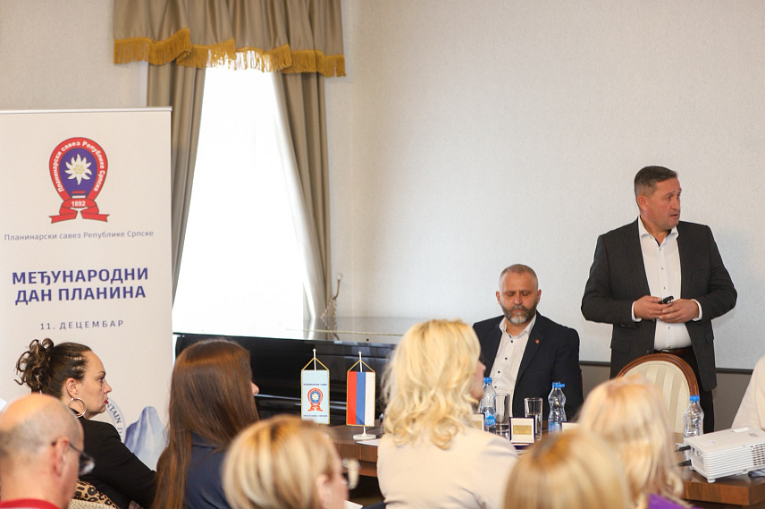 БАЊАЛУКА, 6. ДЕЦЕМБРА /СРНА/ - Симпозијум поводом обиљежавања Међународног дана планина, којем су присуствовали и гости из Србије и Словеније.