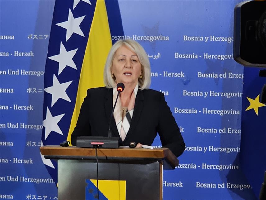 САРАЈЕВО, 8. ДЕЦЕМБРА /СРНА/ - Предсједавајућа Савјета министара Борјана Кришто рекла је да ће нови гранични прелаз Градишка бити отворен као привремени, а институције ће учинити све да профункционише у пуном капацитету.