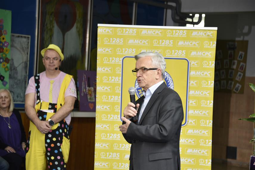 КРУПА НА ВРБАСУ, 12. ФЕБРУАРА /СРНА/ - Превентивно-едукативне активности "Буди видљив, не буди фигура" у Основној школи "Војислав Илић" у Крупи на Врбасу код Бањалуке.