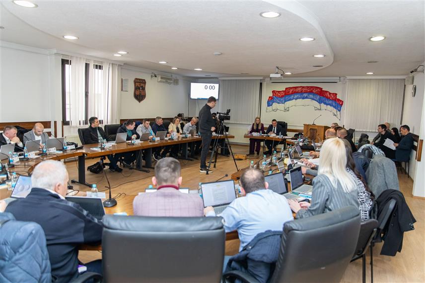 ПРЊАВОР, 12. ФЕБРУАРА /СРНА/ - Град Прњавор је на основу консолидованог извјештаја о извршењу буџета за прву половину 2024. године средства грађана трошио у складу са буџетом, а све финансијске обавезе сервисира без проблема, рекао је градоначелник Прњавора Дарко Томаш на данашњој сједници Скупштине града.