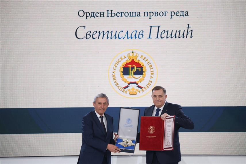 БАЊАЛУКА, 14. ФЕБРАУРА /СРНА/ - Предсједник Републике Српске Милорад Додик одликовао је заслужне појединце и организације у бројним областима, поводом Сретења - Дана државности Србије и Дана државности Републике Српске.