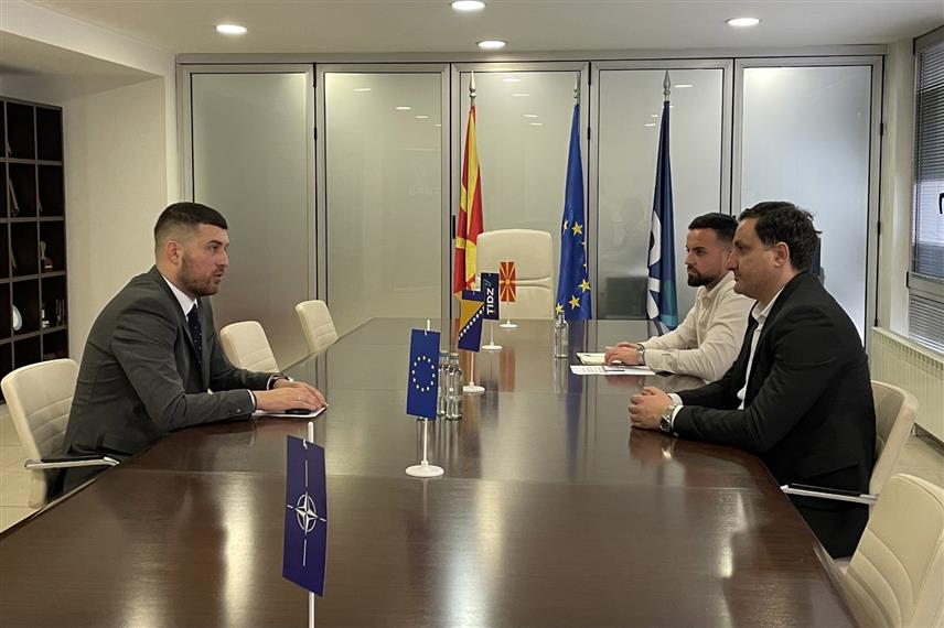 САРАЈЕВО, 14. ФЕБРУАРА /СРНА/ - Директор Агенције за унапређење страних инвестиција /Фипа/ БиХ Марко Кубатлија и директор Управе за технолошко-развојне индустријске зоне Сјеверне Македоније Гоце Димовски истакли су да је регионална сарадња кључна за стварање стабилне пословне климе.