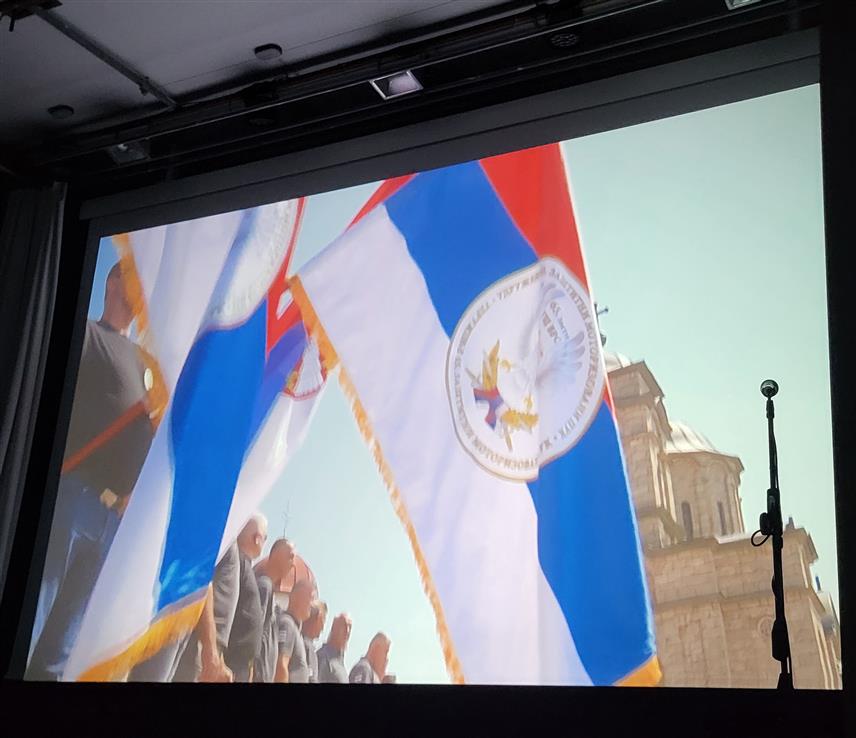 ПАЛЕ, 14. ФЕБРУАРА /СРНА/ - На Палама је вечерас приказан документарни филм "Прича поносног пука" о 65. заштитном моторизованом пуку Главног штаба Војске Републике Српске, једнoj од најелитнијих јединица, у којој су људи имали велико повјерење једни у друге.