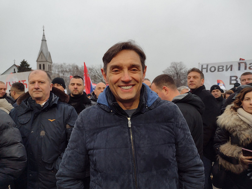 СРЕМСКА МИТРОВИЦА, 15. ФЕБРУАРА /СРНА/ - Потпредсједник Владе Србије Александар Вулин уочи народног скупа "Срећемо се на Сретење" у Сремској Митровици.