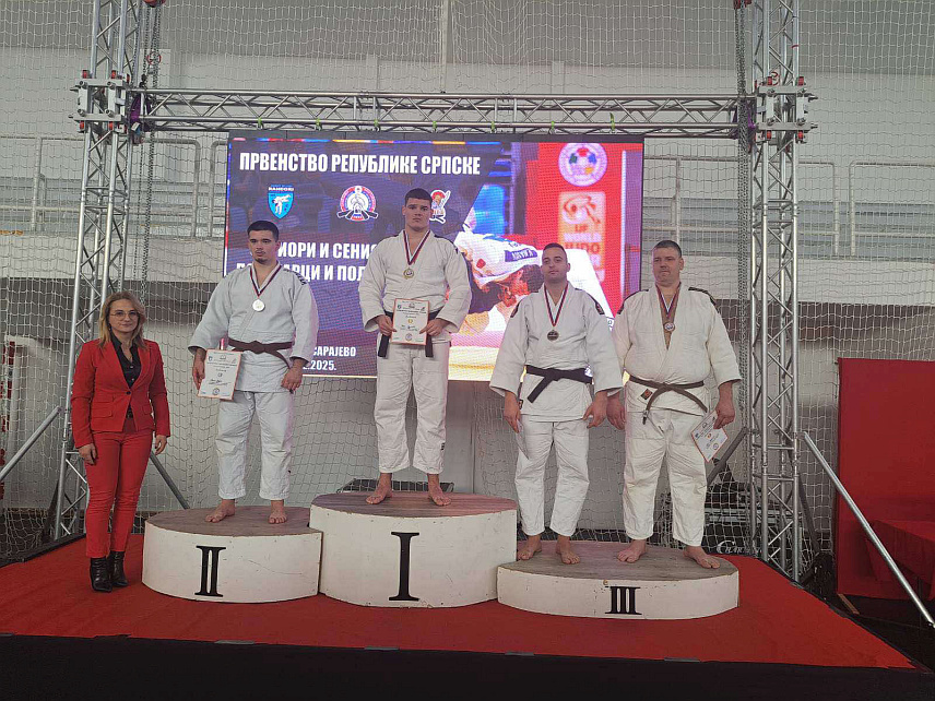 ИСТОЧНО САРАЈЕВО, 15. ФЕБРУАРА /СРНА/ - У Источном Сарајеву данас је одржано Првенство Републике Српске у џудоу за сениоре и полетарце, на којем је учествовало 298 такмичара.