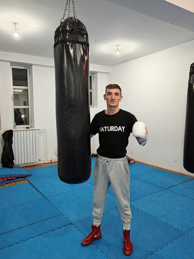 СОКОЛАЦ, 17. ФЕБРУАРА /СРНА/ - Боксер Лука Вељовић, члан соколачког "Гласинца", првак је БиХ у боксу у категорији 60 килограма, рекао је Срни тренер овог боксерског клуба Предраг Бартула, те додао да је Вељовић још једанпут поврдио да му ова титула већ одавно припада.