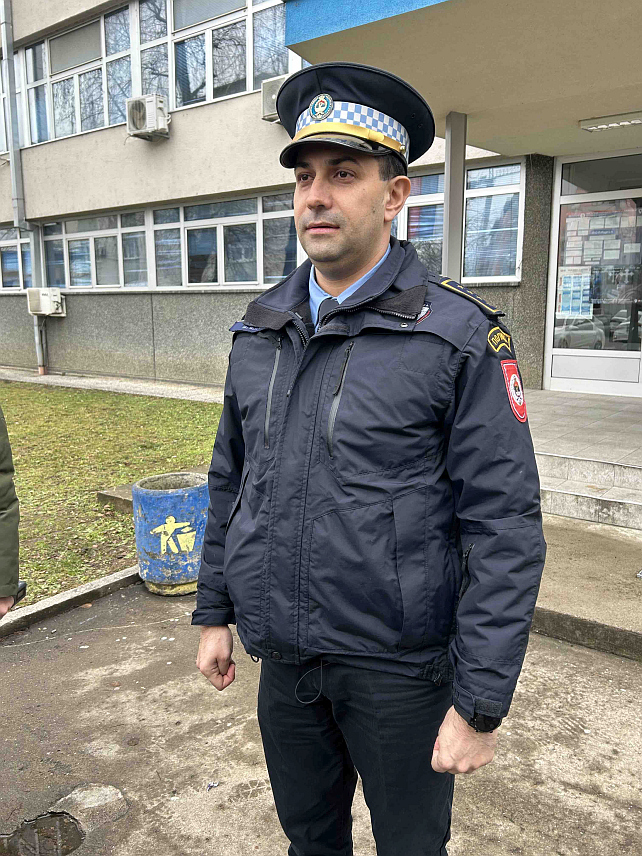 БАЊАЛУКА, 17. ФЕБРУАРА /СРНА/ - Начелник Сектора полиције Полицијске управе Бањалука Момчило Марић рекао је данас у Бањалуци да лице чији су иницијали Е.С. из Калесије током хапшења није пружало активан отпор, те да на лицу мјеста није пронађено оружје.