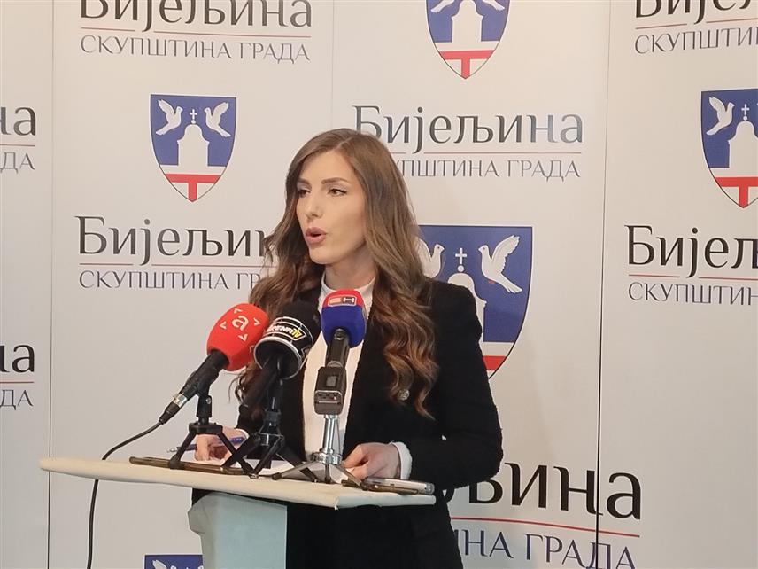 БИЈЕЉИНА, 19. ФЕБРУАРА /СРНА/ - На сједници Скупштина града Бијељина у четвртак, 27. фебруара, биће 49 тачака и хиљаду страница материјала, али не и најважнији документ – буџет града за ову годину, изјавила је данас предсједник бијељинског парламента Жељана Арсеновић.