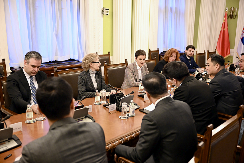 БЕОГРАД, 19. ФЕБРУАРА /СРНА/ - Предсједник Скупштине Србије Ана Брнабић састала се данас са предсједником Кинеског народног удружења за пријатељство са страним земљама Јанг Ванмингом и истакла да снажно партнерство Србије и Кине почива на узајамном поштовању, пријатељству и стратешкој сарадњи, која се стално унапређује.	
