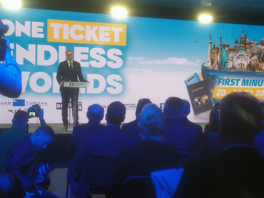 БЕОГРАД, 19. ФЕБРУАРА /СРНА/ - Предсједник Србије Александар Вучић отворио је у Београду 46. Међународни сајам туризма, на којем ће, међу више од 400 домаћих и страних излагача, бити представљена и туристичка понуда Републике Српске.