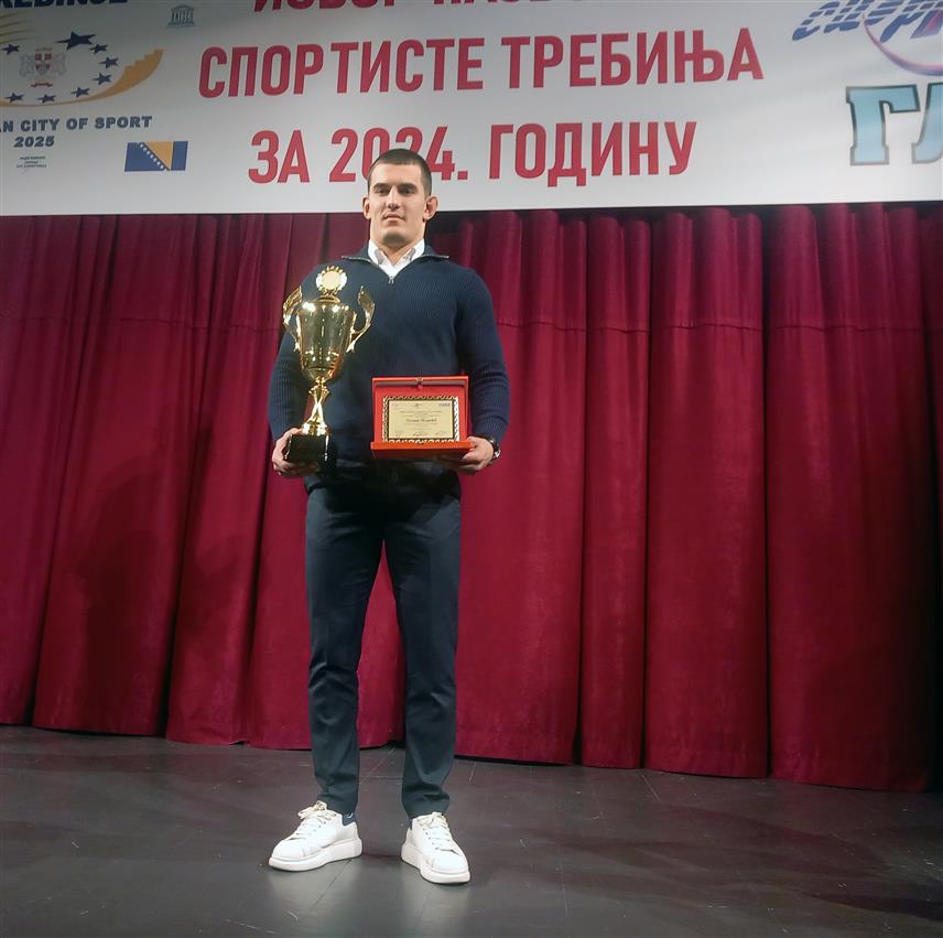 ТРЕБИЊЕ, 19. ФЕБРУАРА /СРНА/ - Џудиста "Леотарa" из Требиња Божидар Вучуревић најбољи је спортиста овог града за прошлу годину, док је најбољи спортски колектив Рукометни клуб "Леотар", одлучено је на вечерашњој манифестацији "Избор најбољег спортисте Требиња".