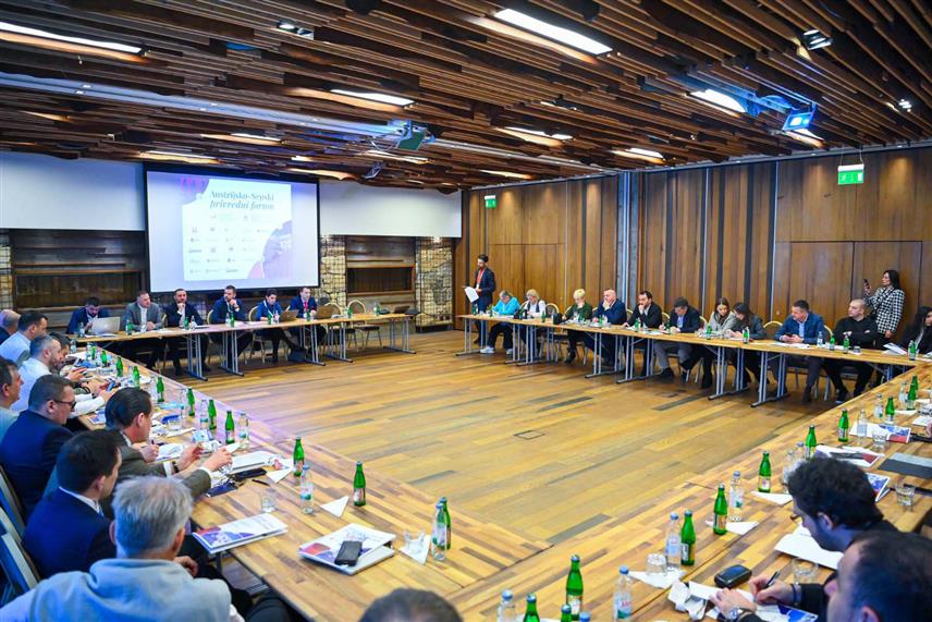 ЈАХОРИНА, 20. ФЕБРУАРА /СРНА/ - Аустријско-српски привредни форум отворен је синоћ на Јахорини уз учешће више од 50 привредника, од којих 30 из Аустрије.