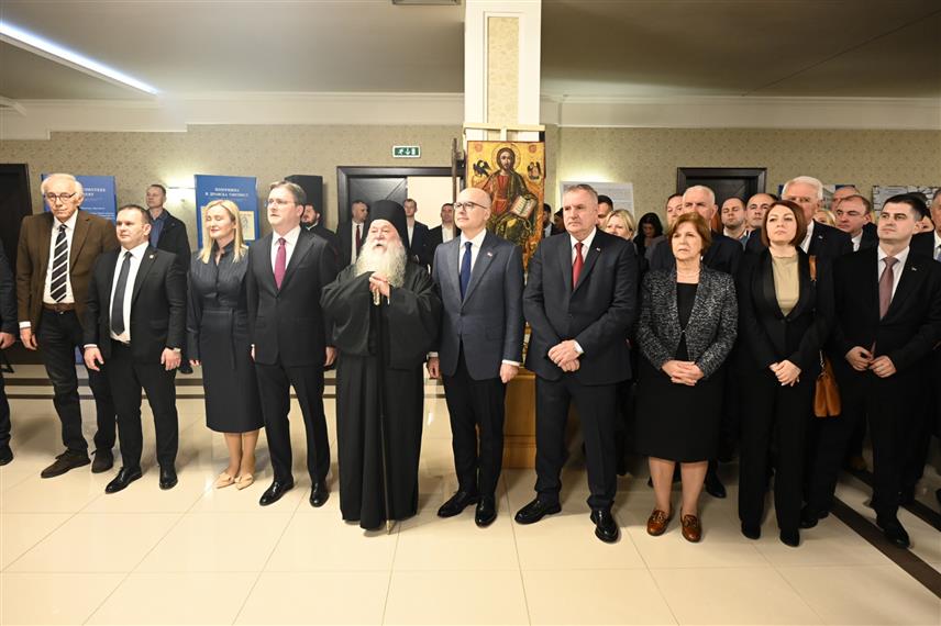 ИСТОЧНО САРАЈЕВО, 20. ФЕБРУАРА /СРНА/ - У Источном Сарајеву вечерас је отворена изложба и монографија "Култура Срба у Сарајеву 1468-1941".	