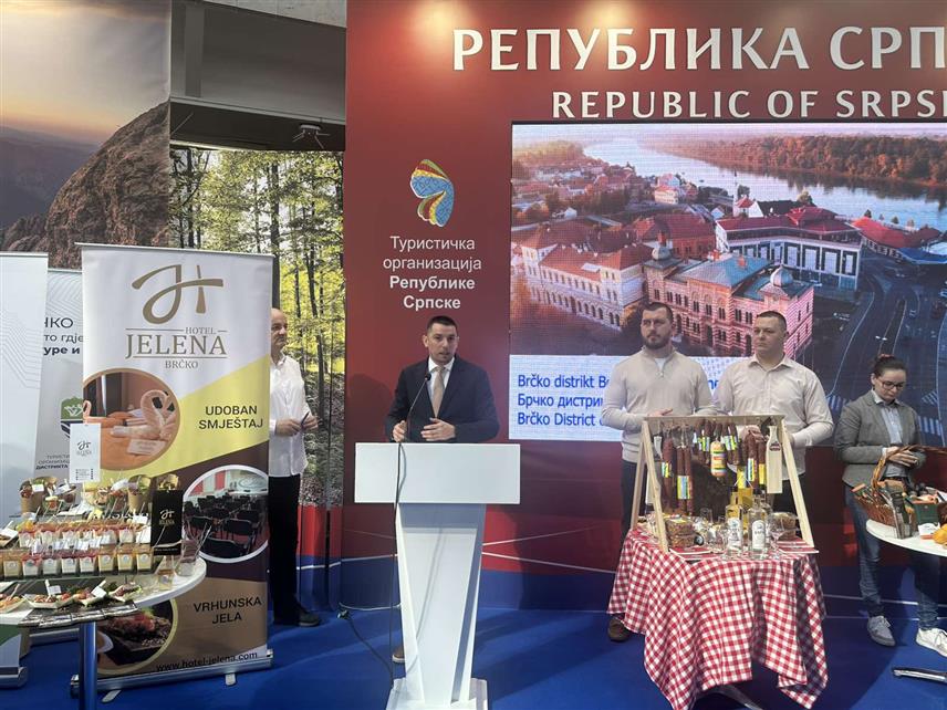 БЕОГРАД, 21. ФЕБРУАРА /СРНА/ - На Међународном сајму туризма у Београду данас су на штанду Републике Српске заједнички представљене туристичке понуде и производи Бијељине и Брчко дистрикта.	