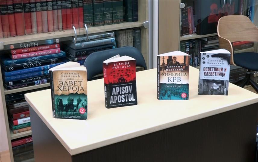 ПРИЈЕДОР, 21. ФЕБРУАРА /СРНА/ - У градској читаоници у Приједору вечерас је промовисана збирка кратких прича "Осветници и клеветници" аутора Славише Павловића.	