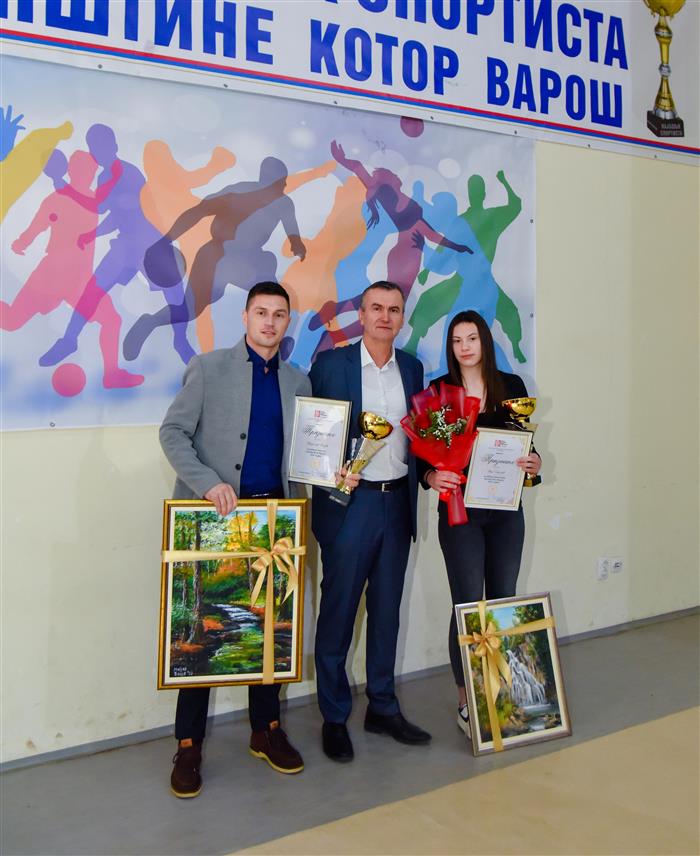 КОТОР ВАРОШ, 22. ФЕБРУАРА /СРНА/ - Најбољи спортиста општине Котор Варош у прошлој години су члан Клуба малог фудбала "Котор Варош" Мирослав Недић и џудисткиња Ања Смиљић.