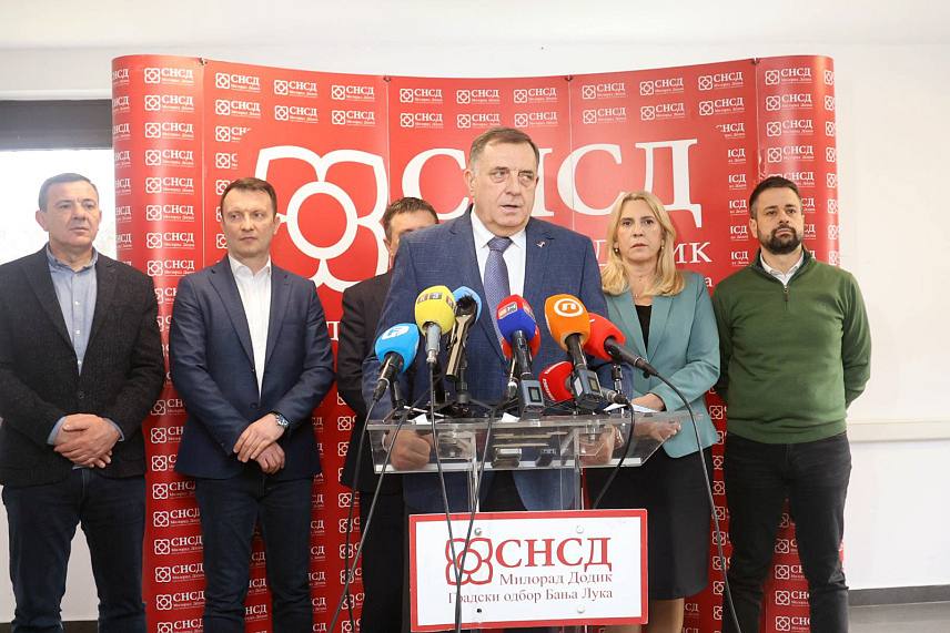 БАЊАЛУКА, 23. ФЕБРУАРА /СРНА/ - Предсједник СНСД-а Милорад Додик рекао је да је Градски одбор странке у Бањалуци једна од најснажнијих организација у Републици Српској, што је показала и данашња изборна конференција на којој је за предсједника реизабран Владо Ђајић, те је поручио да је ова странка спремна за све наредне изазове./ ФОТО: Борислав Здриња/